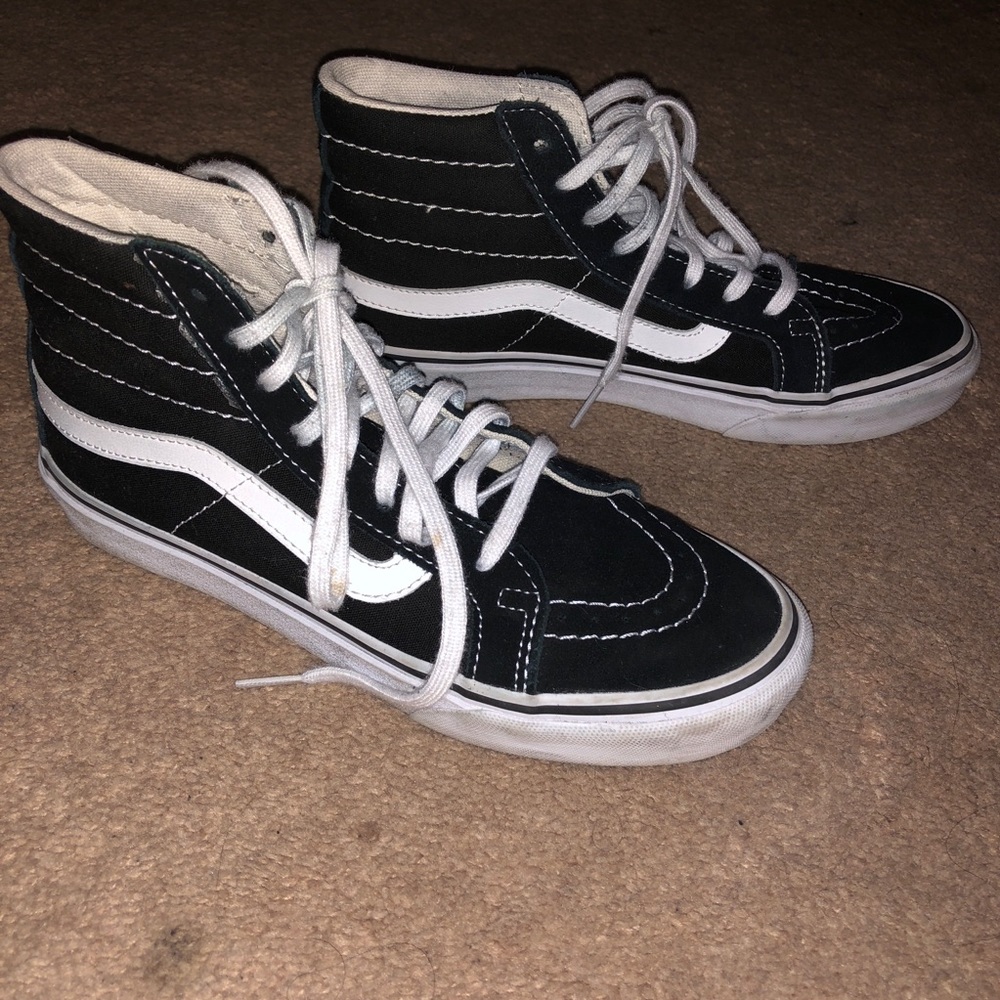 Old Skool Sk8-Hi black and white vans sz7